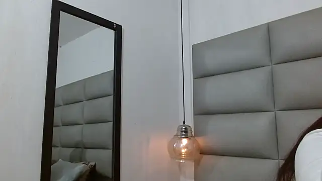 Snapshot of emily_brontee_ chatting on September 23, 2025, 12:41 pm emily brontee  online show from September 23, 2025, 12:41 pm