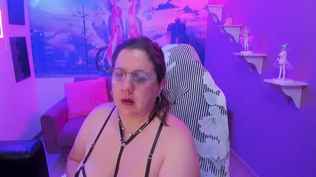 katie joness  online show from December 6, 2024, 12:49 pm