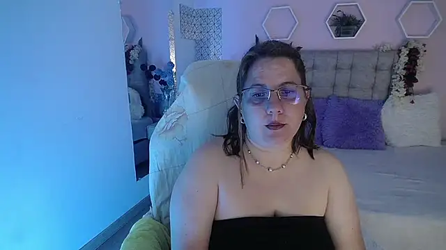 katie joness  online show from February 1, 2025, 12:26 pm
