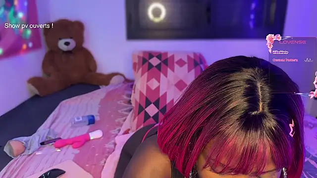 Snapshot of Miss-syanaa chatting on March 3, 2025, 9:26 pm Miss-syanaa online show from March 3, 2025, 9:26 pm