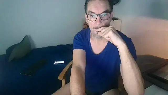 Snapshot of francky-libertin chatting on January 21, 2025, 12:04 am francky-libertin online show from January 21, 2025, 12:04 am