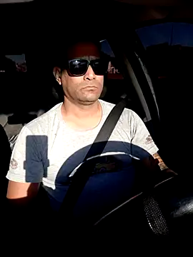 hecwil8 online show from October 2, 2025, 11:06 am