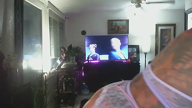 Snapshot of CeceilaMoon chatting on February 25, 2026, 3:49 am CeceilaMoon online show from February 25, 2026, 3:49 am