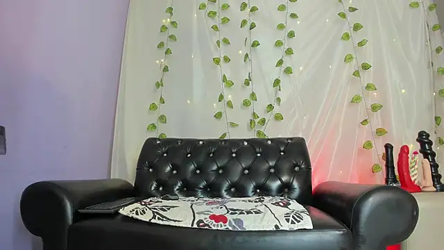 mara naughty4u online show from March 19, 2025, 10:11 am