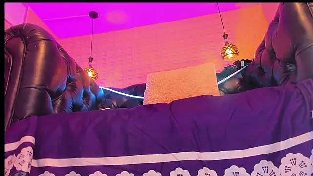 mara naughty4u online show from September 16, 2025, 10:27 am