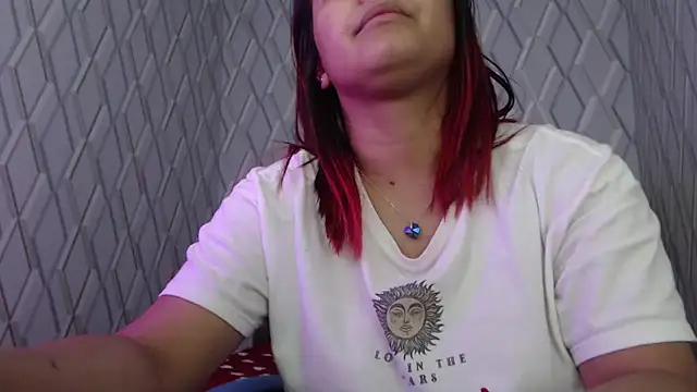 NicolleTaylor online show from January 6, 2025, 2:15 am