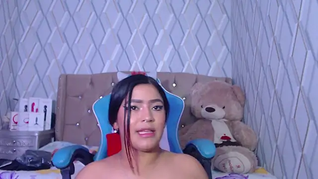 NicolleTaylor online show from January 13, 2025, 4:18 am