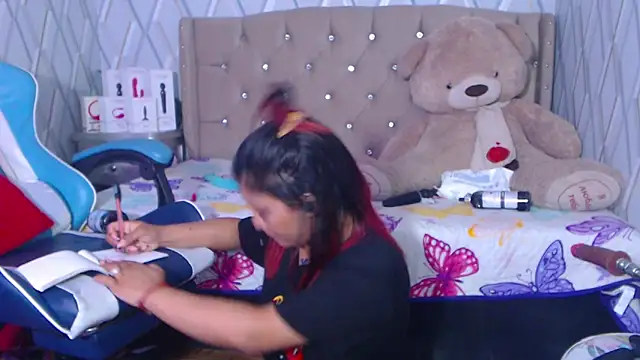 NicolleTaylor online show from January 15, 2025, 9:13 am
