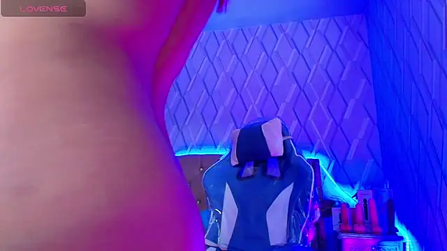 NicolleTaylor online show from October 29, 2025, 3:42 am