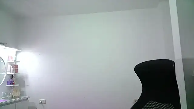 Snapshot of aineangeel chatting on November 4, 2025, 12:32 am aineangeel online show from November 4, 2025, 12:32 am