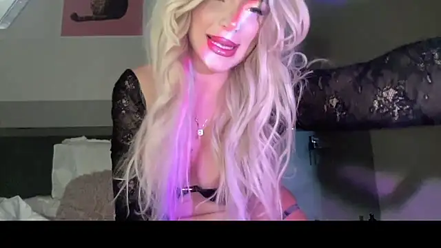 petitebeauty online show from March 4, 2026, 8:37 pm