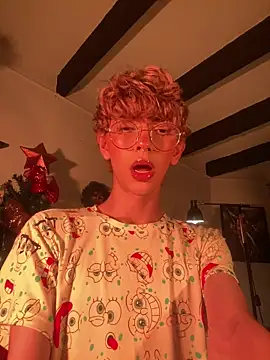 lyamthommpson online show from December 14, 2025, 2:06 am