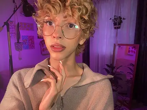 lyamthommpson online show from March 25, 2026, 7:31 pm