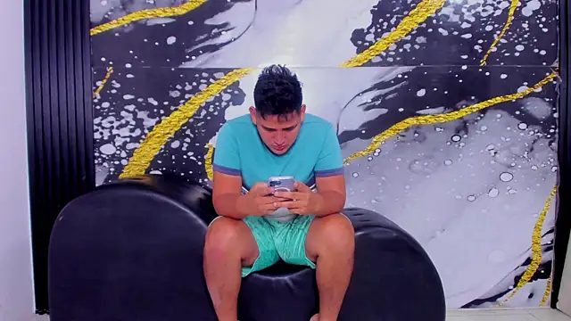 sweethot    online show from September 19, 2025, 2:18 pm