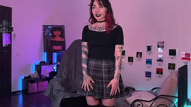 deadlysweet online show from June 14, 2026, 7:05 pm