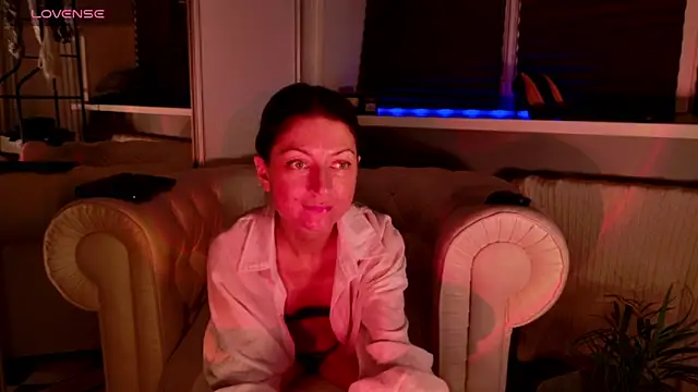 Snapshot of Your_Little_Milf chatting on March 30, 2026, 7:15 pm Your Little Milf online show from March 30, 2026, 7:15 pm