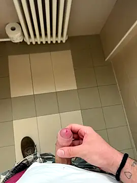 Snapshot of Diegodaddy01 chatting on September 21, 2025, 2:40 pm Diegodaddy01 online show from September 21, 2025, 2:40 pm