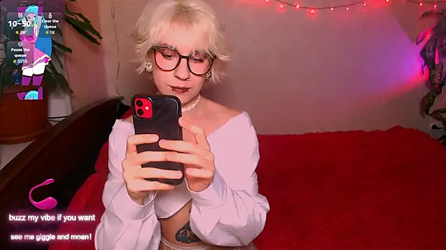 Snapshot of _Moonlight_t chatting on September 14, 2025, 8:57 am  Moonlight t online show from September 14, 2025, 8:57 am