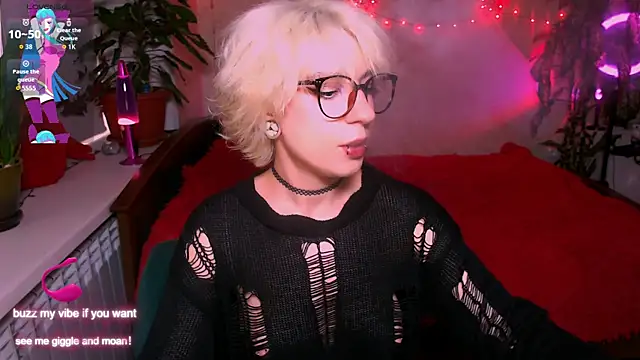 Snapshot of _Moonlight_t chatting on September 19, 2025, 9:00 am  Moonlight t online show from September 19, 2025, 9:00 am