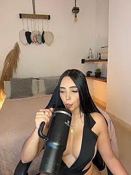 annyfosterr online show from May 9, 2026, 7:52 pm