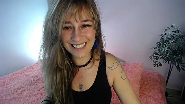 Paula Paz online show from December 17, 2025, 3:07 pm