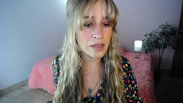 Paula Paz online show from February 6, 2026, 4:21 pm