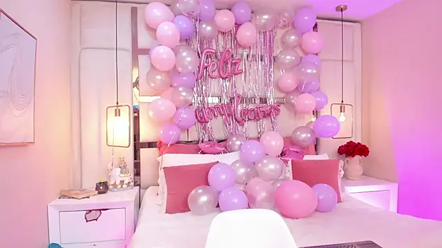 elizavenus online show from November 14, 2025, 1:21 pm