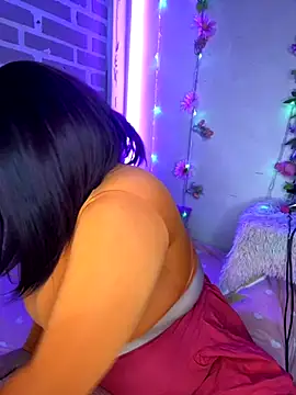 Snapshot of CharlotteMillers chatting on October 5, 2025, 11:19 am CharlotteMillers online show from October 5, 2025, 11:19 am