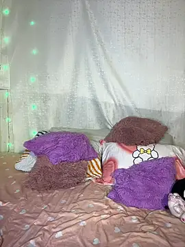 CharlotteMillers online show from May 14, 2026, 3:24 am