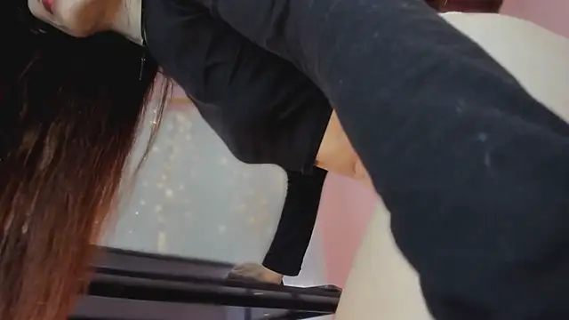 Snapshot of _aline_hall chatting on November 7, 2025, 3:34 pm aline hall online show from November 7, 2025, 3:34 pm