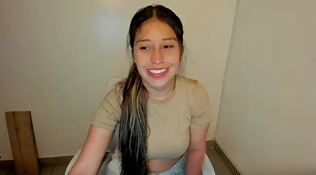 kiaraowen online show from March 22, 2025, 10:26 pm