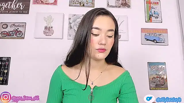 olivia22love online show from September 25, 2025, 2:21 pm