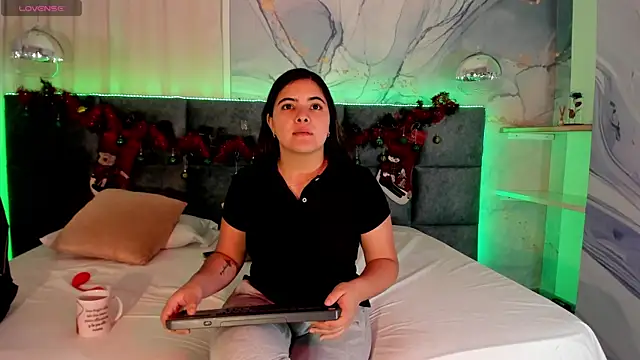 EVELIN MASON online show from December 21, 2024, 8:10 pm