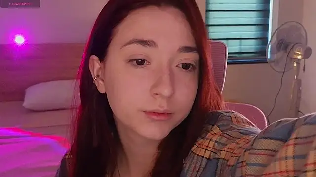 YasmineWest online show from May 1, 2026, 12:37 am