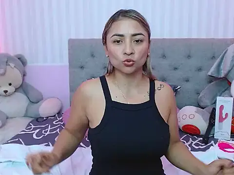 Snapshot of milf_bigass_ chatting on February 12, 2025, 6:19 pm milf bigass  online show from February 12, 2025, 6:19 pm