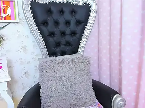 Snapshot of milf_bigass_ chatting on October 20, 2025, 11:54 am milf bigass  online show from October 20, 2025, 11:54 am