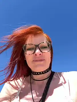 Snapshot of die-EinHORNY-WG chatting on May 1, 2026, 12:43 pm die-EinHORNY-WG online show from May 1, 2026, 12:43 pm
