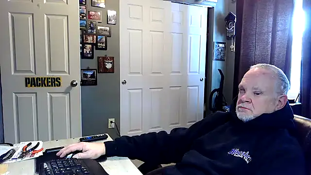 Snapshot of nobledad chatting on February 9, 2026, 3:27 pm nobledad online show from February 9, 2026, 3:27 pm