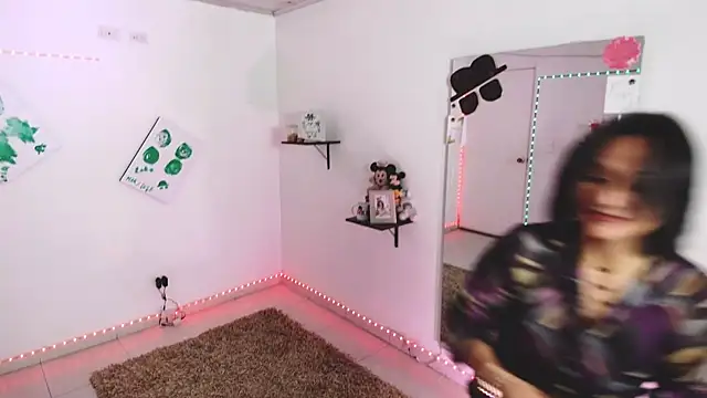 lollita 23  online show from September 26, 2025, 3:16 pm