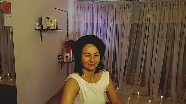 lollita 23  online show from October 18, 2025, 8:42 pm