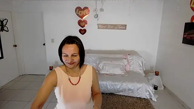 lollita 23  online show from April 27, 2026, 7:12 pm