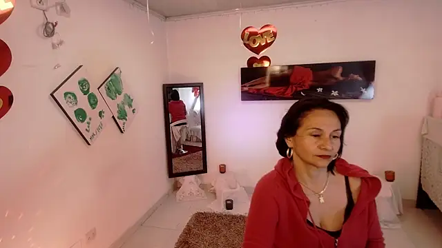 lollita 23  online show from May 6, 2026, 7:19 pm