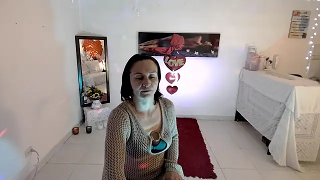 lollita 23  online show from June 17, 2026, 7:15 pm