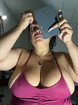 CamelliaLong online show from May 27, 2026, 3:58 am