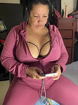 CamelliaLong online show from July 15, 2026, 5:56 am
