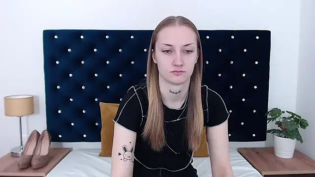 Snapshot of AlexaTease chatting on December 11, 2024, 12:12 pm AlexaTease online show from December 11, 2024, 12:12 pm