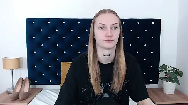 Snapshot of AlexaTease chatting on December 27, 2024, 3:59 pm AlexaTease online show from December 27, 2024, 3:59 pm