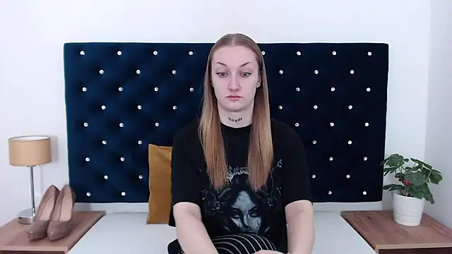 Snapshot of AlexaTease chatting on December 29, 2024, 11:29 am AlexaTease online show from December 29, 2024, 11:29 am