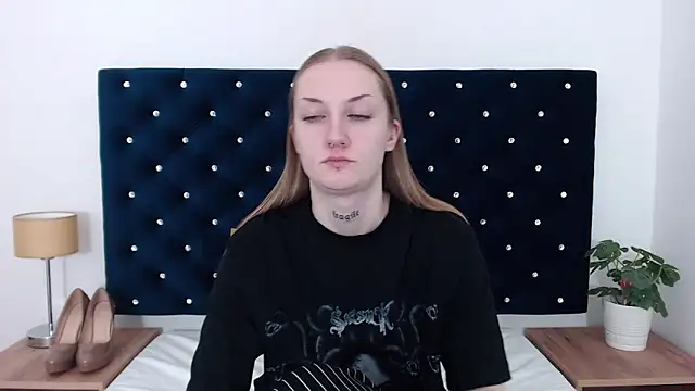 Snapshot of AlexaTease chatting on December 30, 2024, 12:09 pm AlexaTease online show from December 30, 2024, 12:09 pm