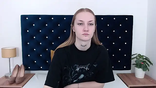 Snapshot of AlexaTease chatting on January 7, 2025, 12:09 pm AlexaTease online show from January 7, 2025, 12:09 pm